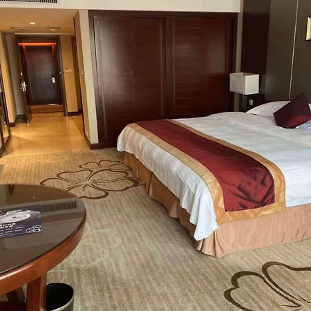 Ramada Plaza Shaoguan City Centre Экстерьер фото