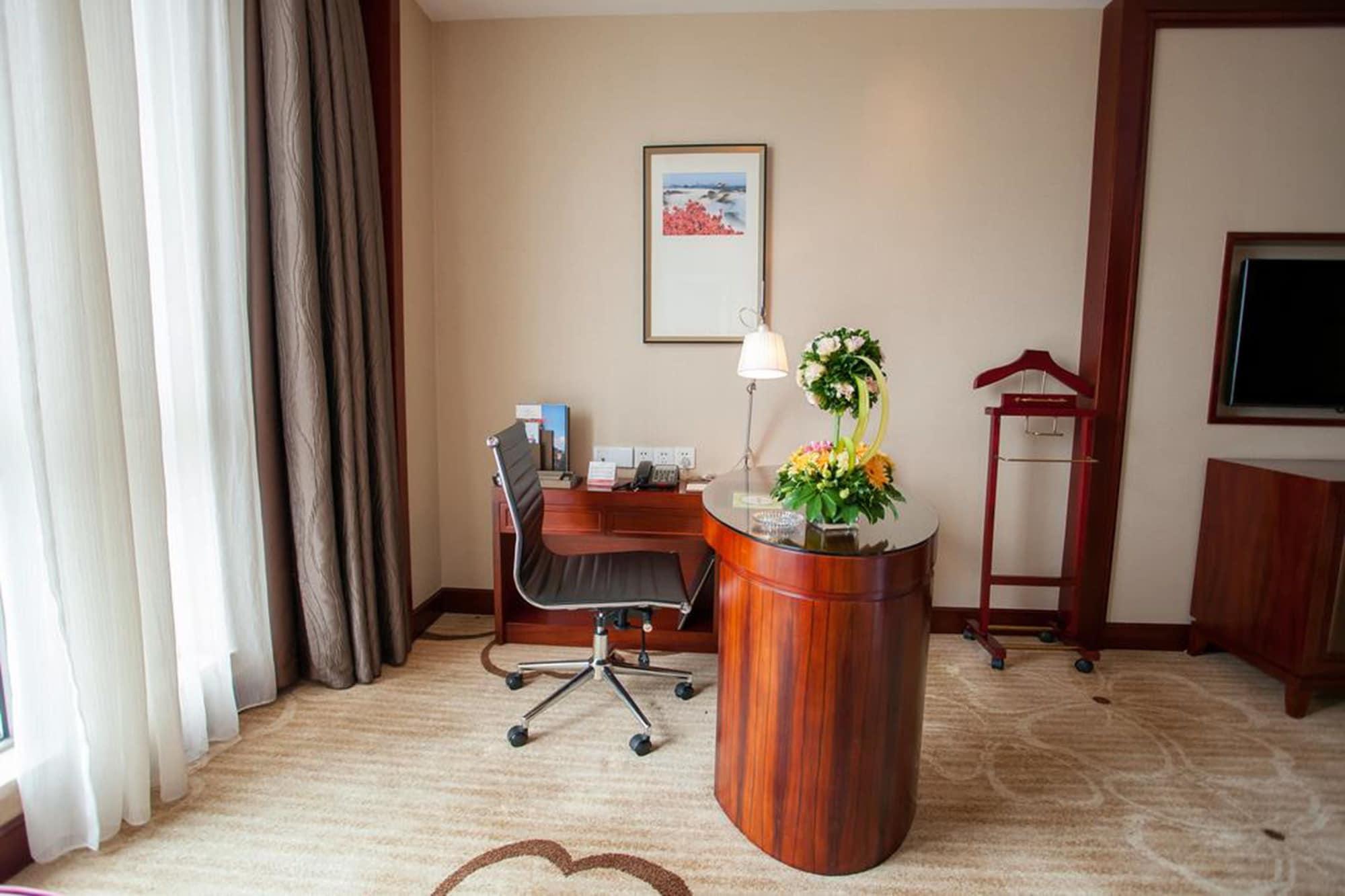 Ramada Plaza Shaoguan City Centre Экстерьер фото