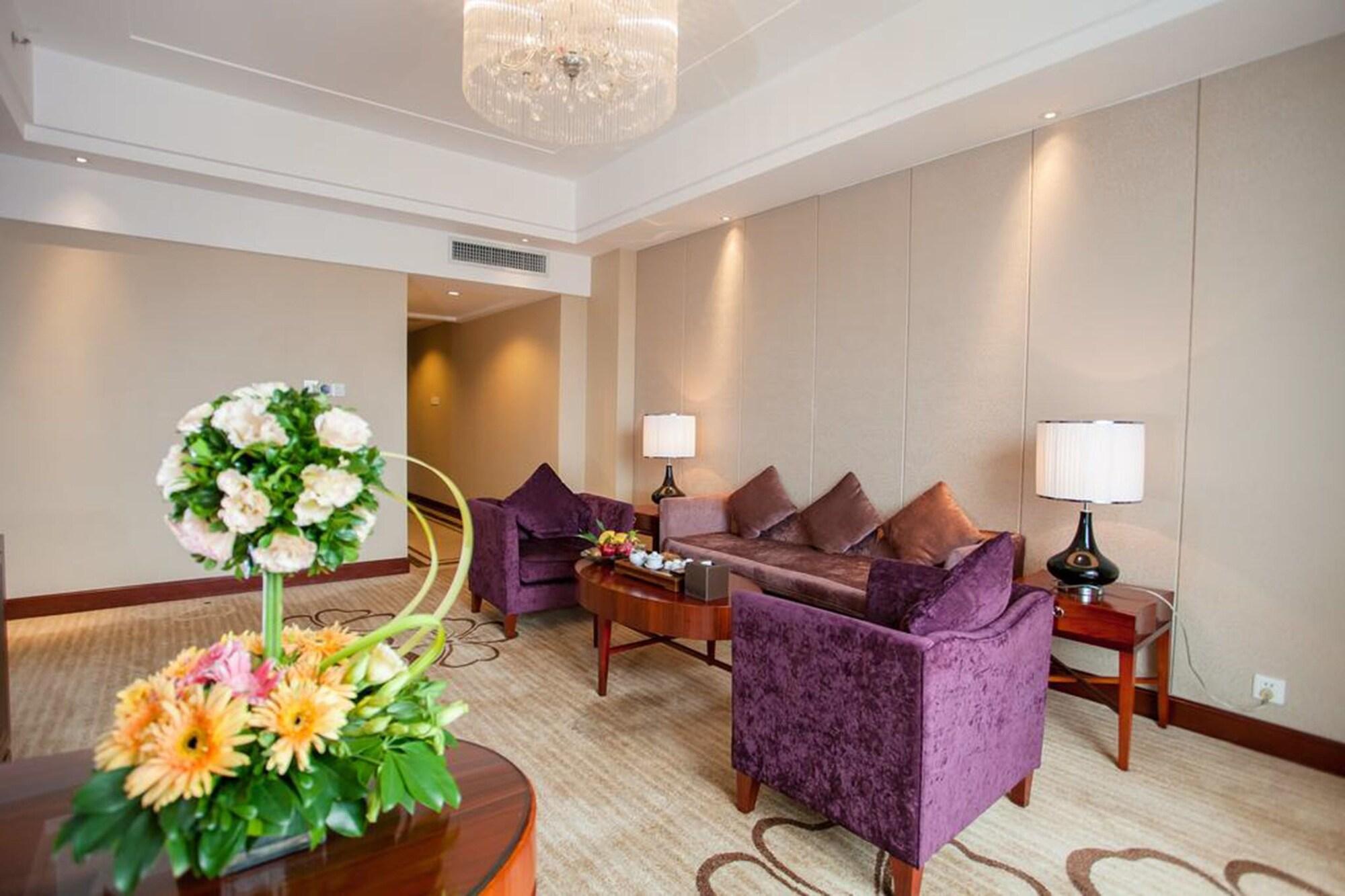 Ramada Plaza Shaoguan City Centre Экстерьер фото