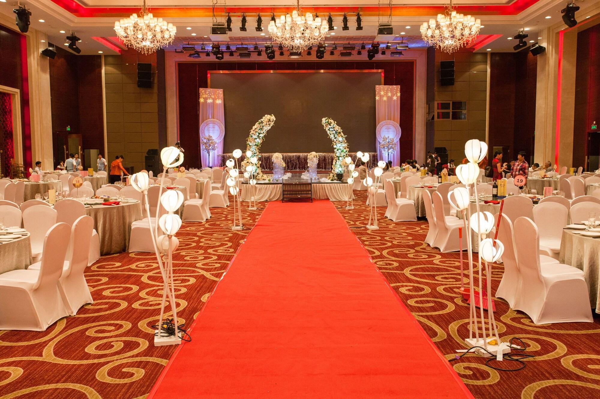 Ramada Plaza Shaoguan City Centre Экстерьер фото