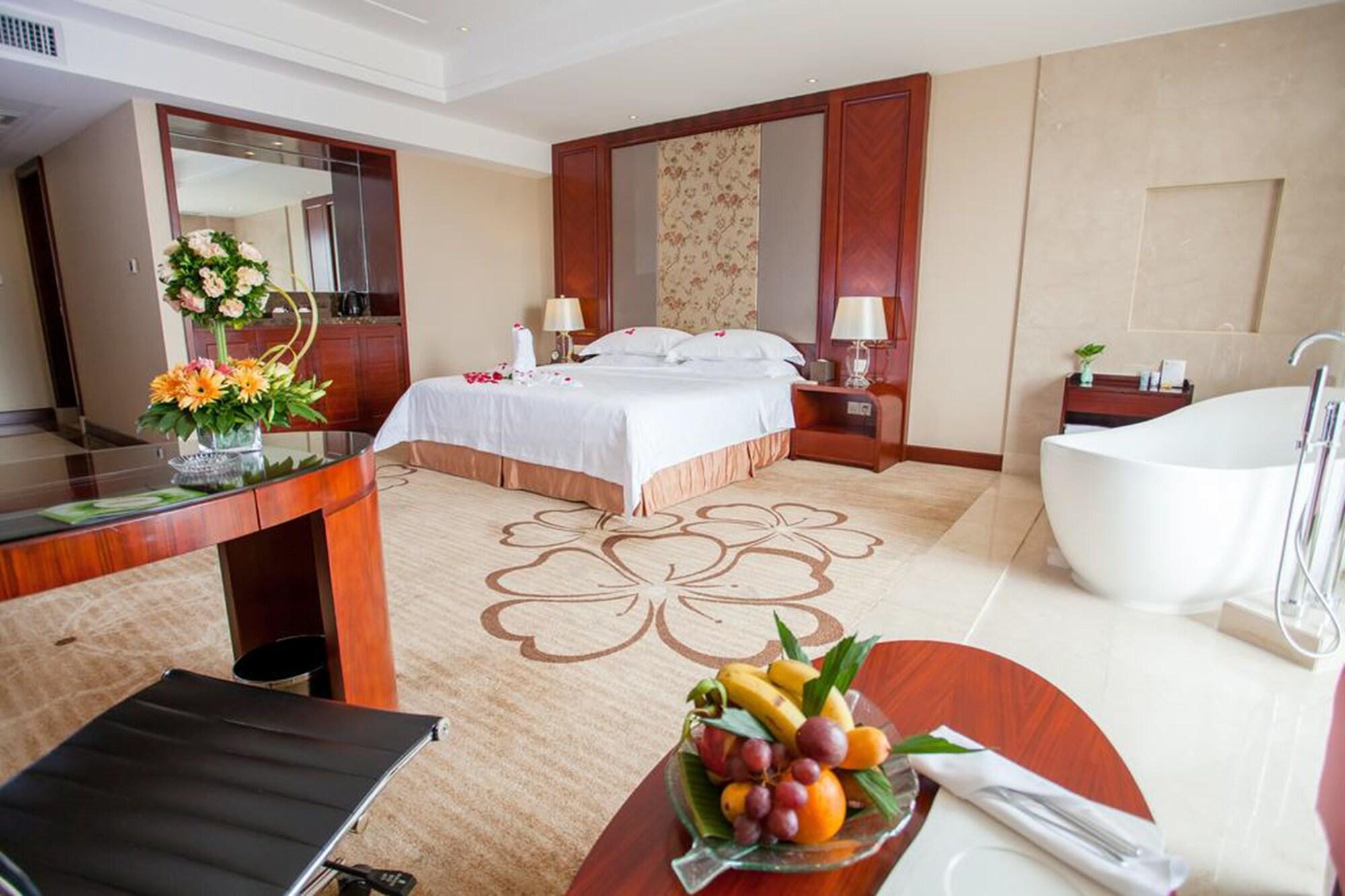 Ramada Plaza Shaoguan City Centre Экстерьер фото