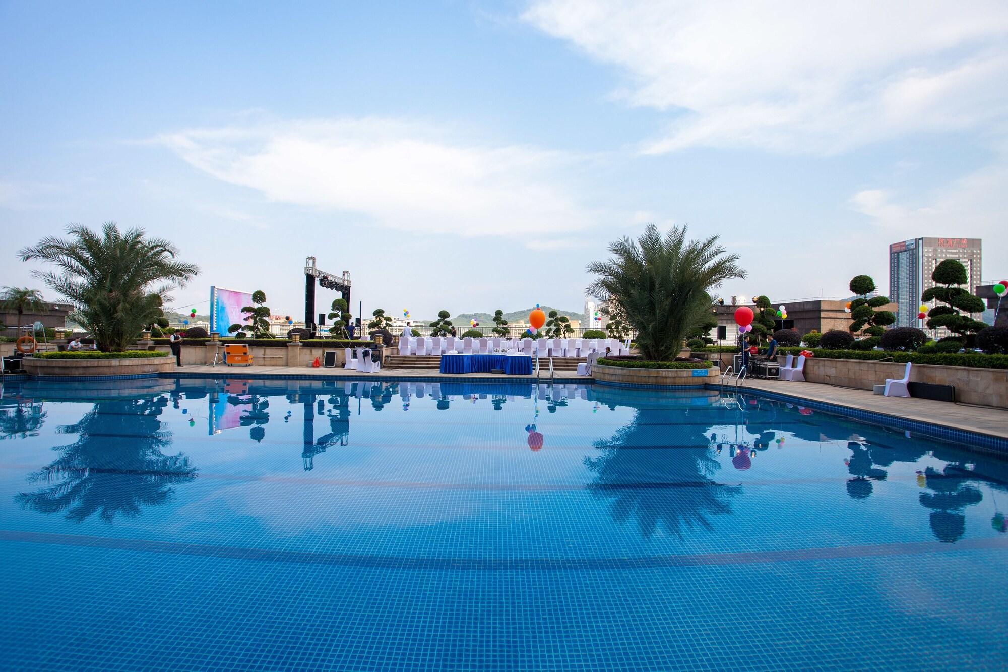 Ramada Plaza Shaoguan City Centre Экстерьер фото