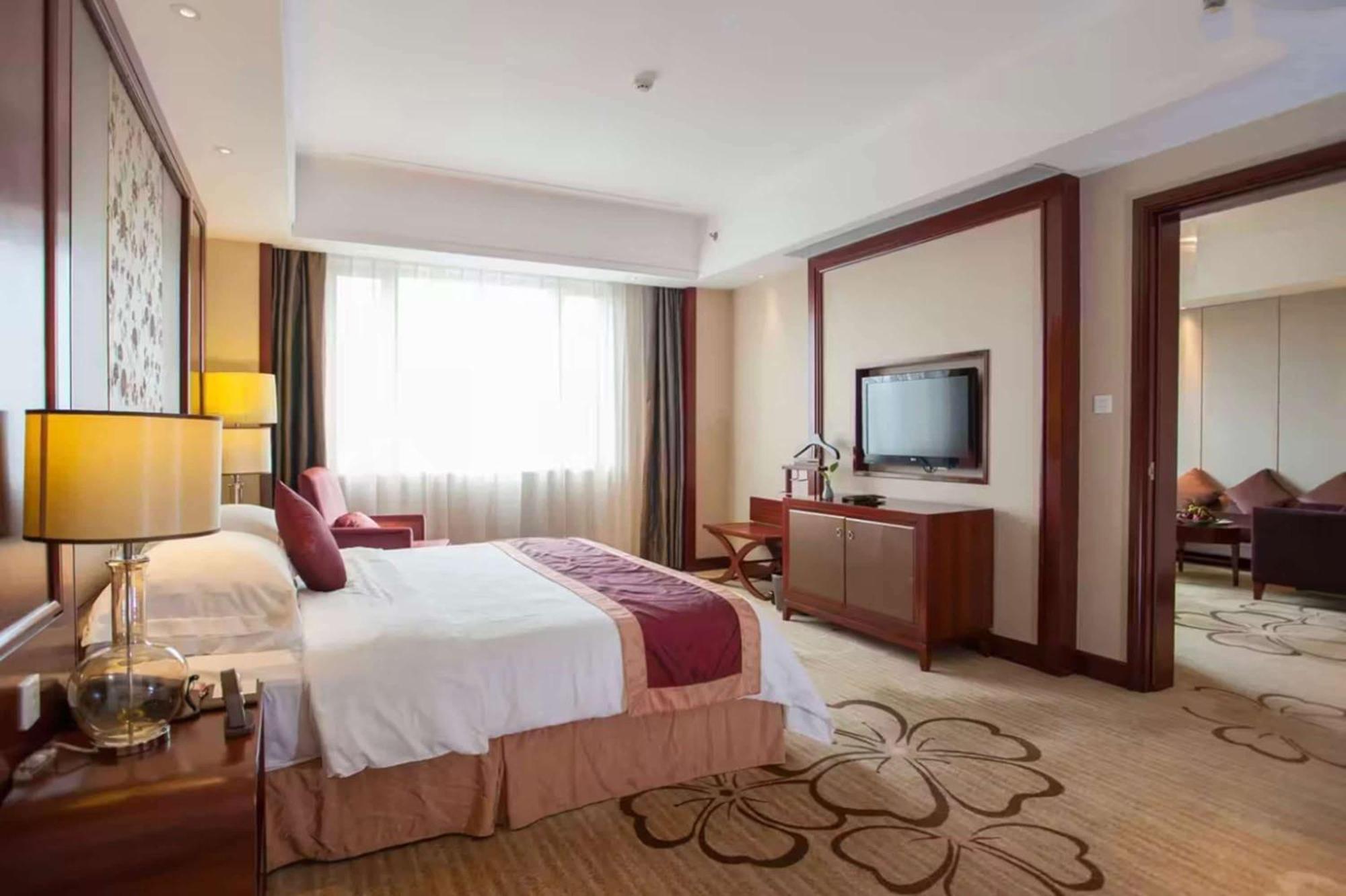 Ramada Plaza Shaoguan City Centre Экстерьер фото